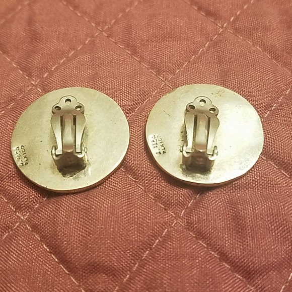 Vintage Avon Snowflake earrings - Picture 2 of 2
